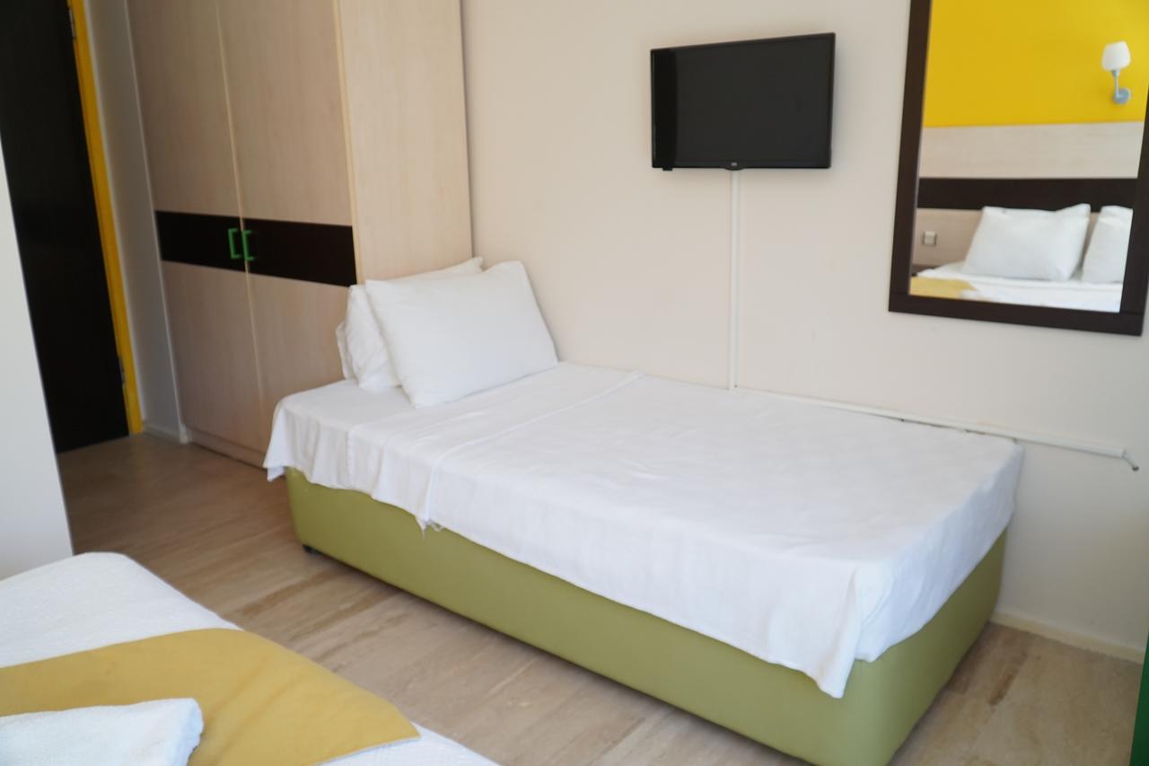 R+ Hotel By Rooms Кешме Экстерьер фото